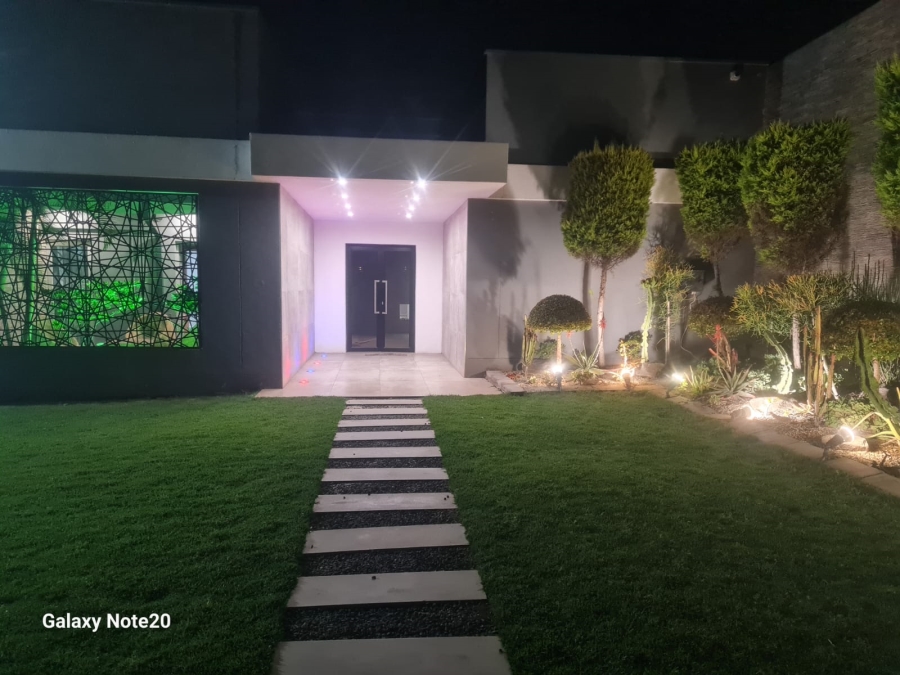 4 Bedroom Property for Sale in Zinniaville North West